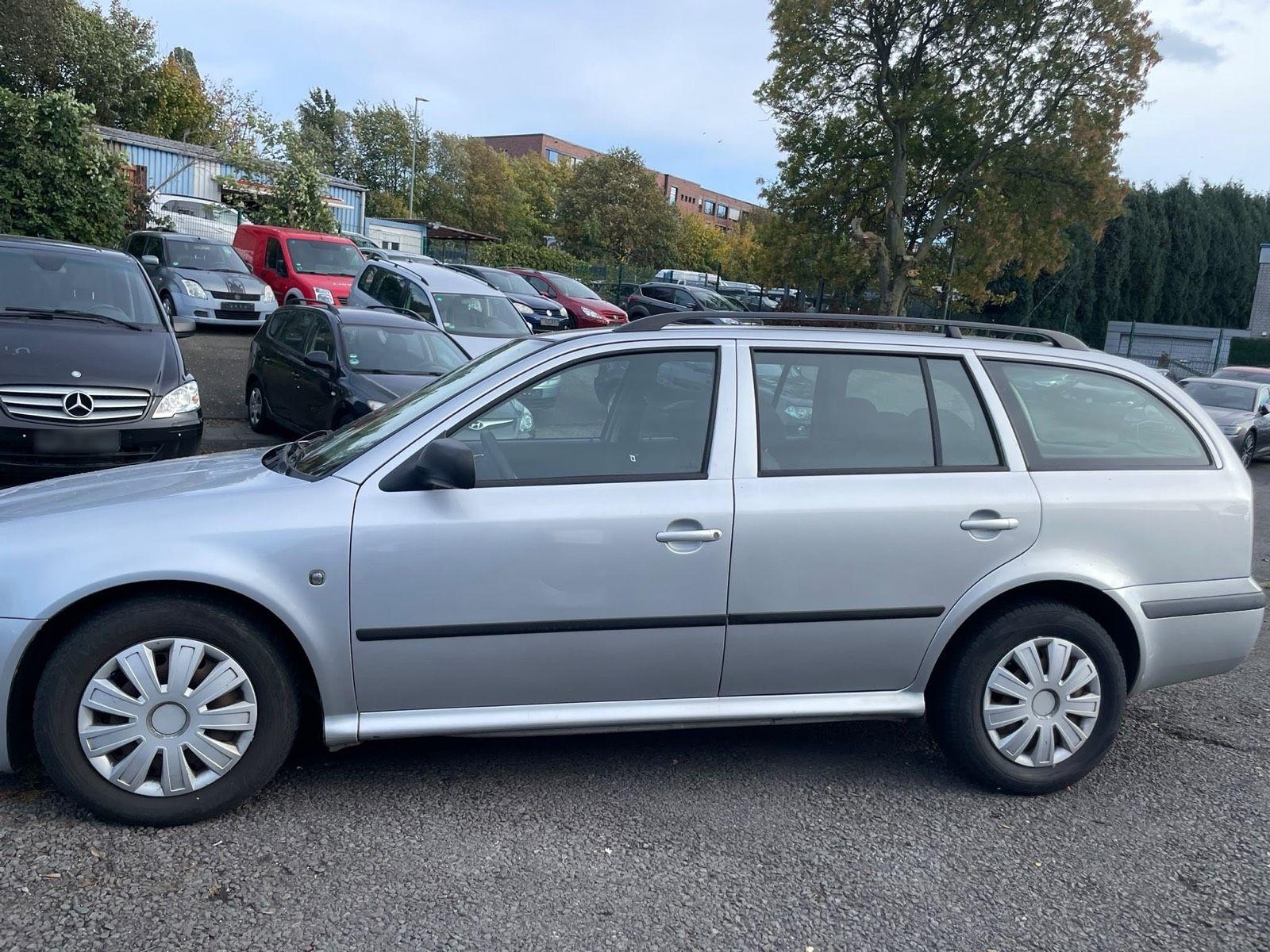 Skoda Octavia 2010 — engine
