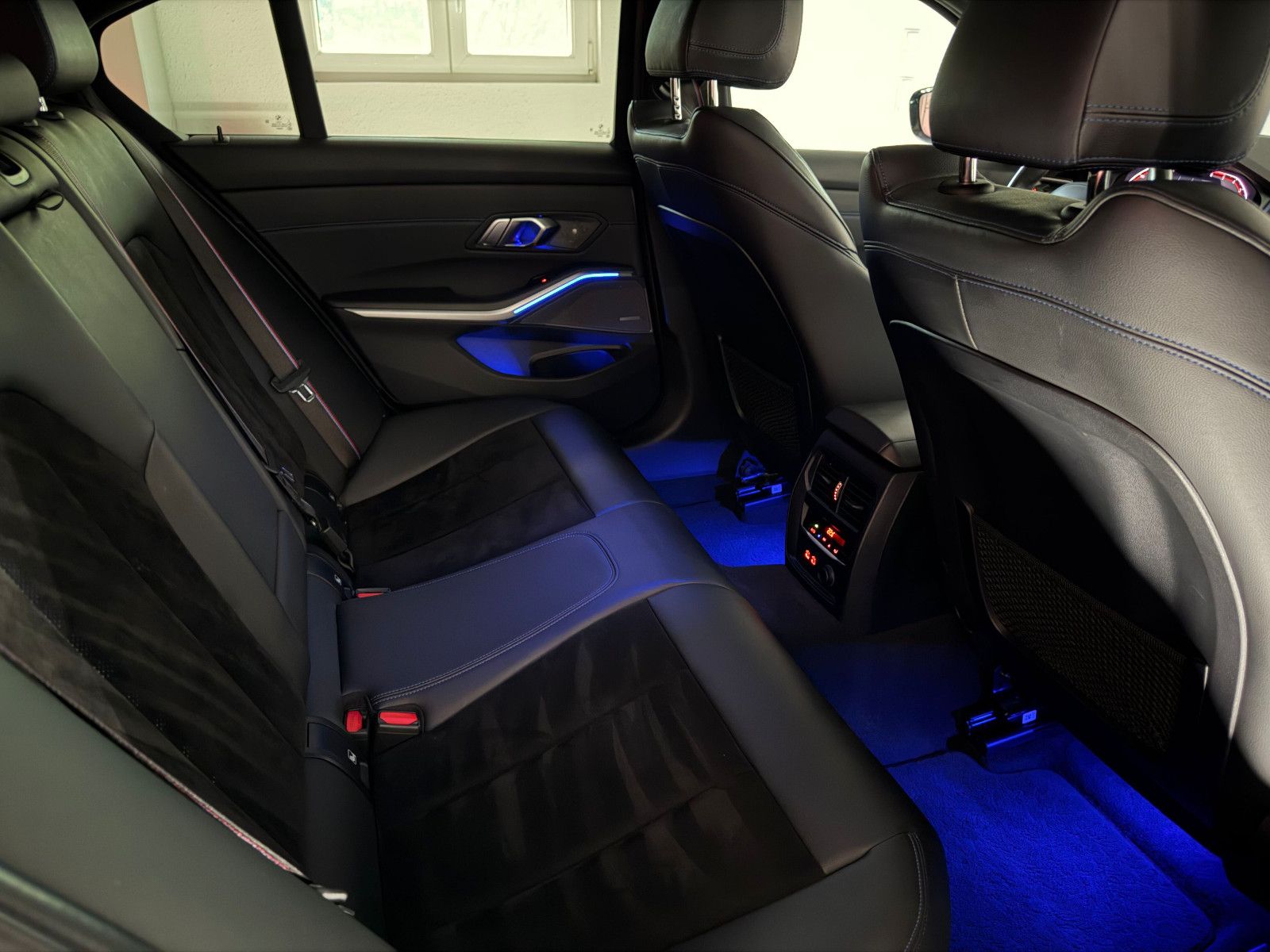Fahrzeugabbildung BMW 330 d Lim. M SPORT/LASER/HuD/H&K/LIVE PRO/DE FZG