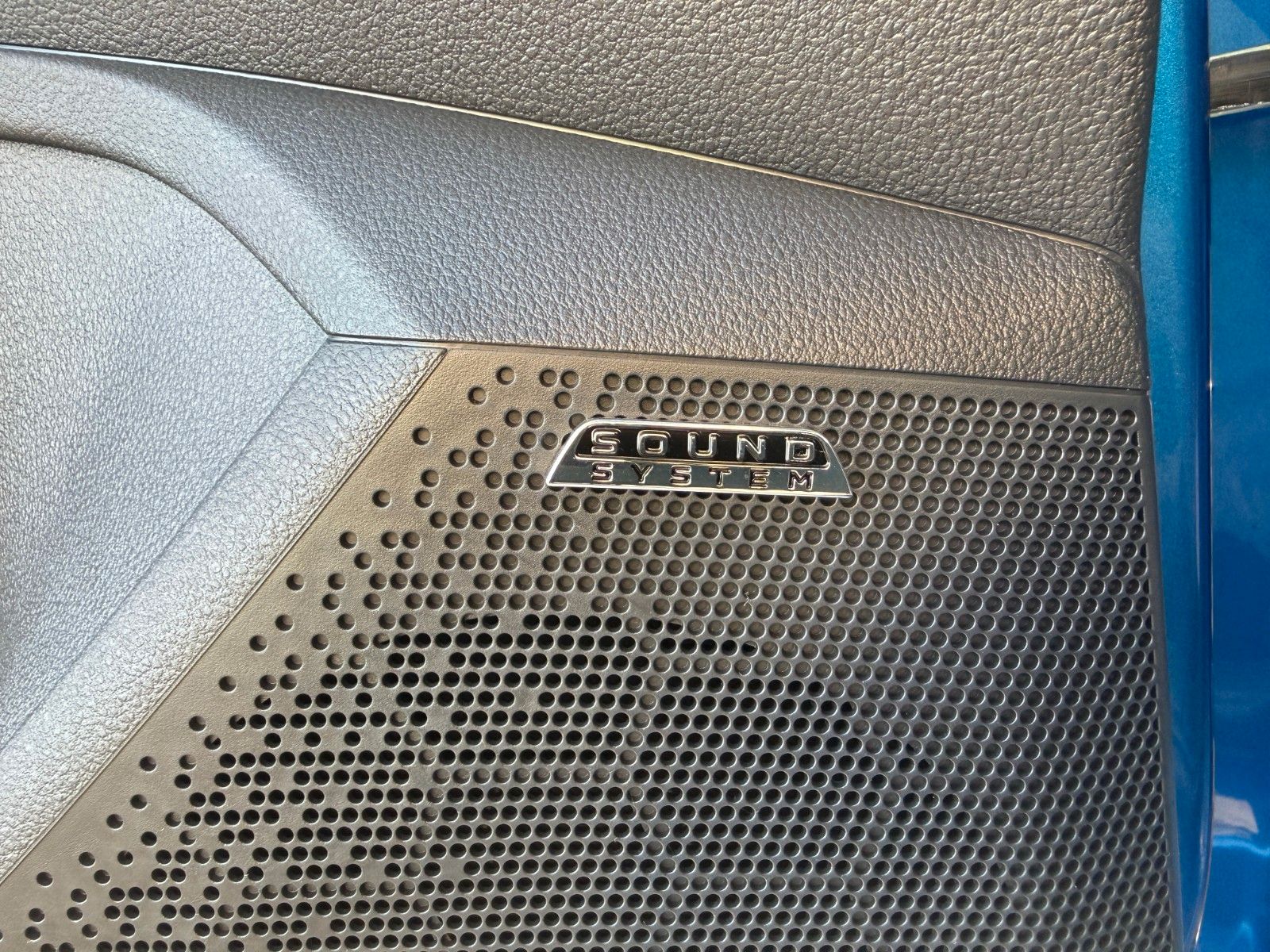 Fahrzeugabbildung SKODA Fabia Jubiläumsedition 1,5 TSI 130 kW 7-Gang-DSG