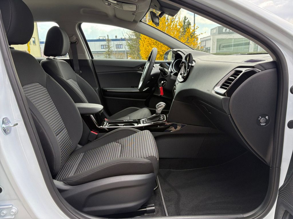 Fahrzeugabbildung Kia Ceed 1.4 Vision DCT7 STD (NAV)