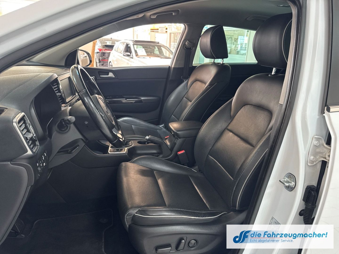 Fahrzeugabbildung Kia Sportage Dream Team 2WD Navi Leder Soundsystem M