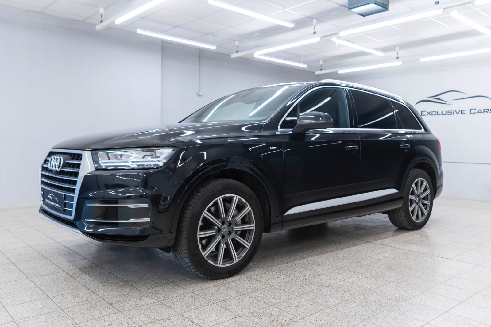 Fahrzeugabbildung Audi Q7 3.0 TFSI Quattro LED 360° AHK NAV 7SITZER