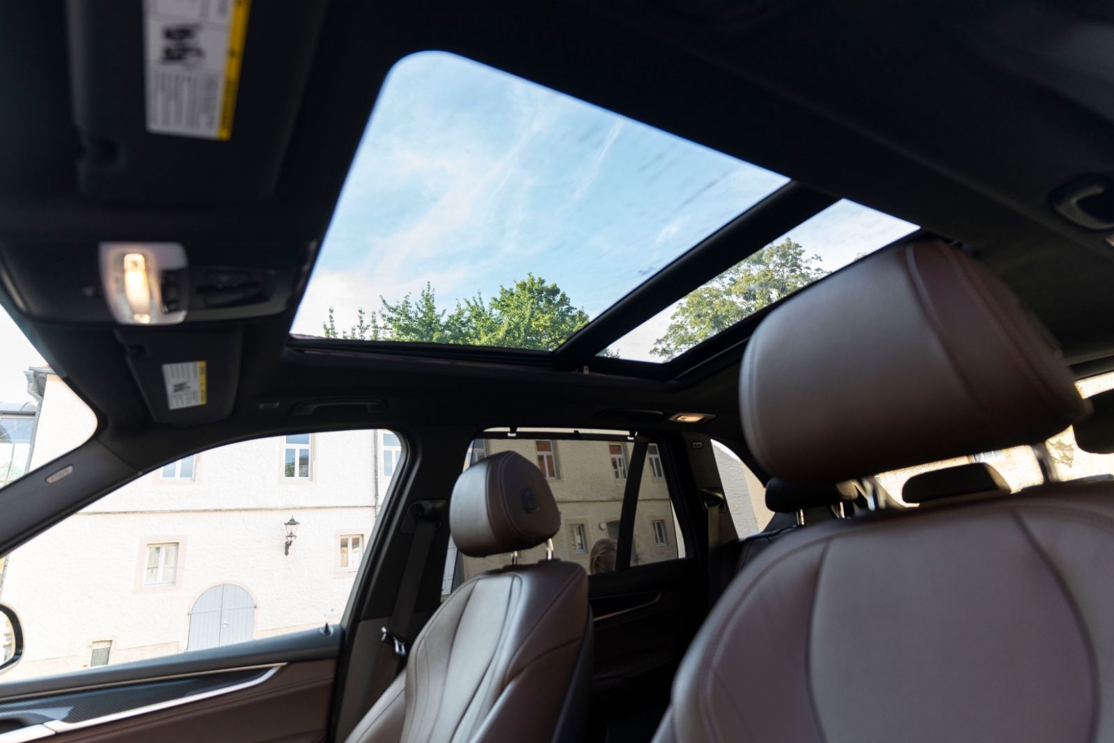 Fahrzeugabbildung BMW X5 xDrive50i M-SPORTPAKET HUD H&K CARPLAY 360°