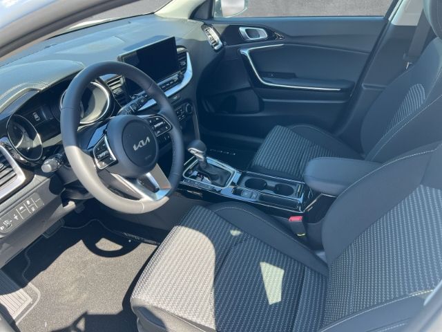 Fahrzeugabbildung Kia Ceed VISION 1.5 T-GDI DCT *KOMFORT-PLUS-PAKET*NA