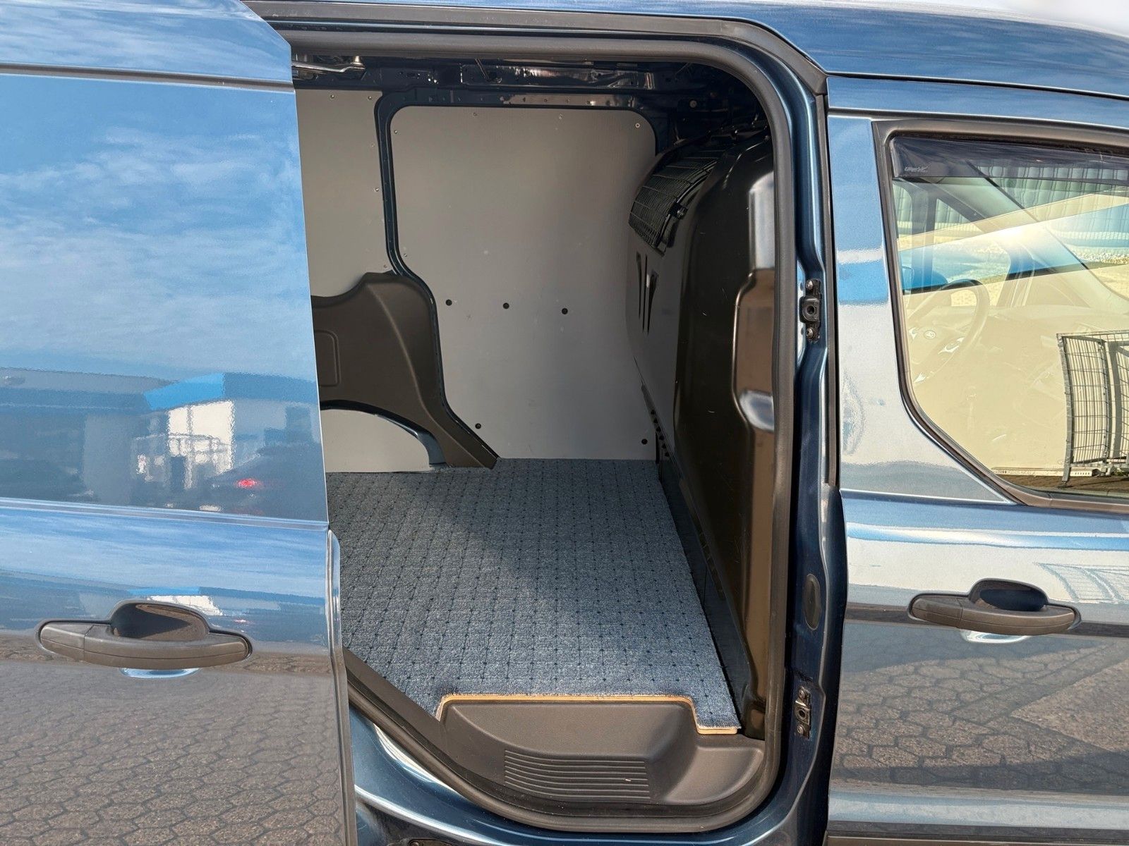 Fahrzeugabbildung Ford Transit Connect Kasten Trend