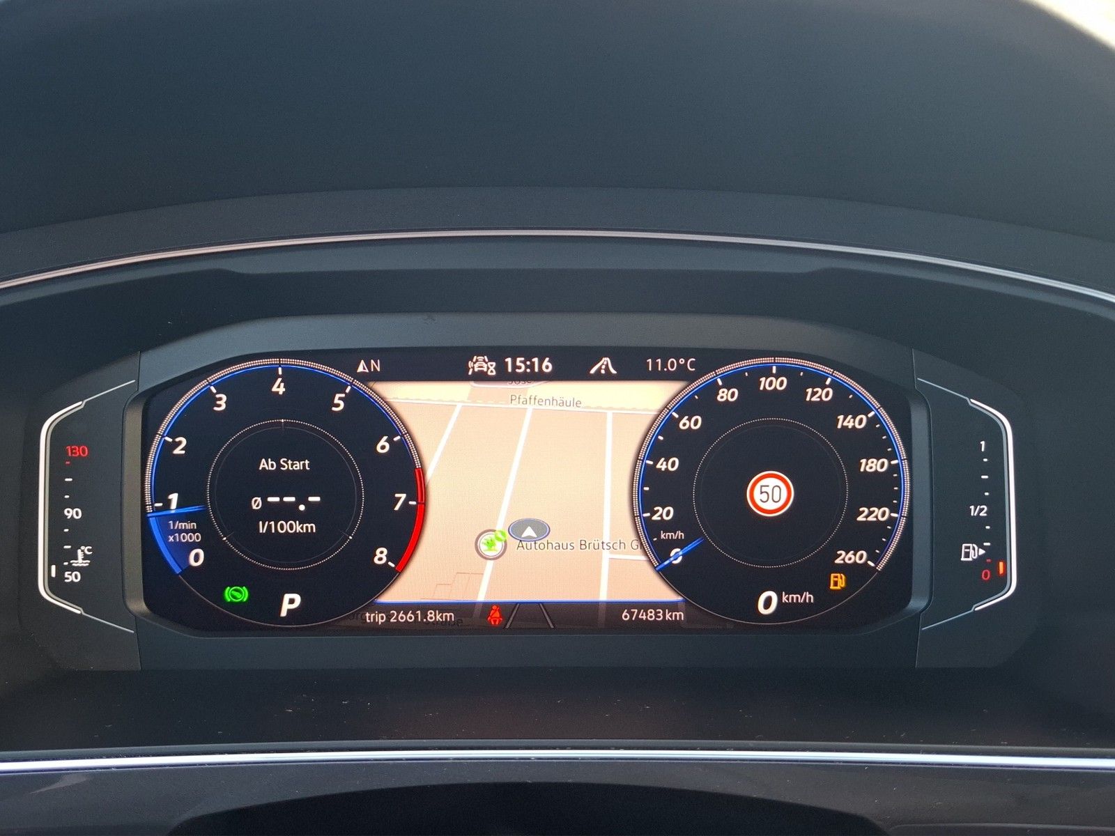 VW Tiguan Allspace 2.0 TSI R-Line 4Motion DSG / NAV - Image 12