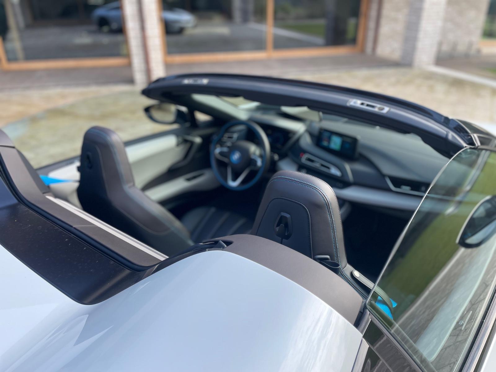 BMW i8 Roadster /Servi+Reifen neu 92,8% Batterie