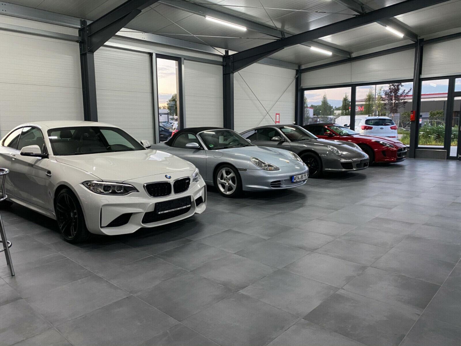 showroom-image-bottom