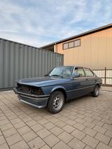 BMW E21 323i - BMW 323: E21