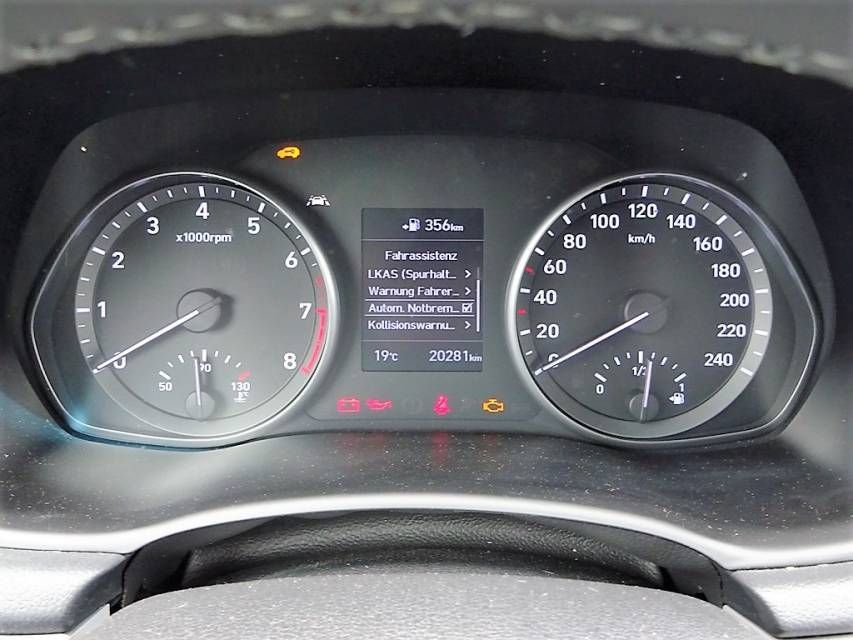 Fahrzeugabbildung Hyundai i30  Fastback  1,4 T-GDI