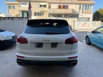 Porsche Cayenne - 5