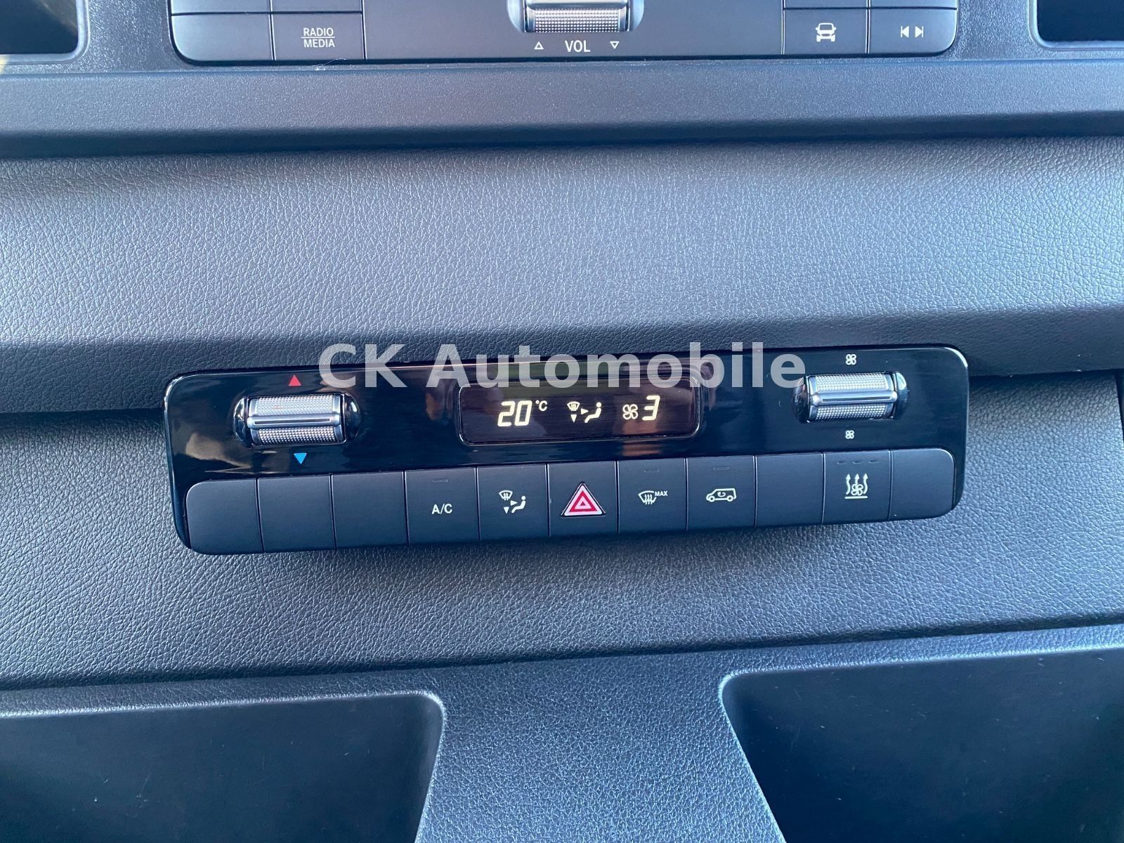 Fahrzeugabbildung Mercedes-Benz Sprinter III Kasten 316 RWD Mixto Autom./5 Sitze