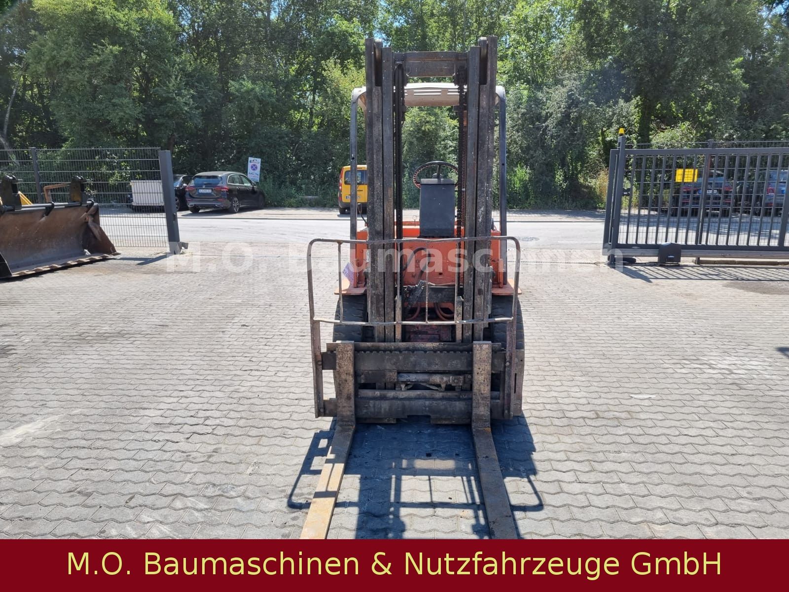 Fahrzeugabbildung CAT V 50 D / Duplex / 2,5 t / 3,70 m