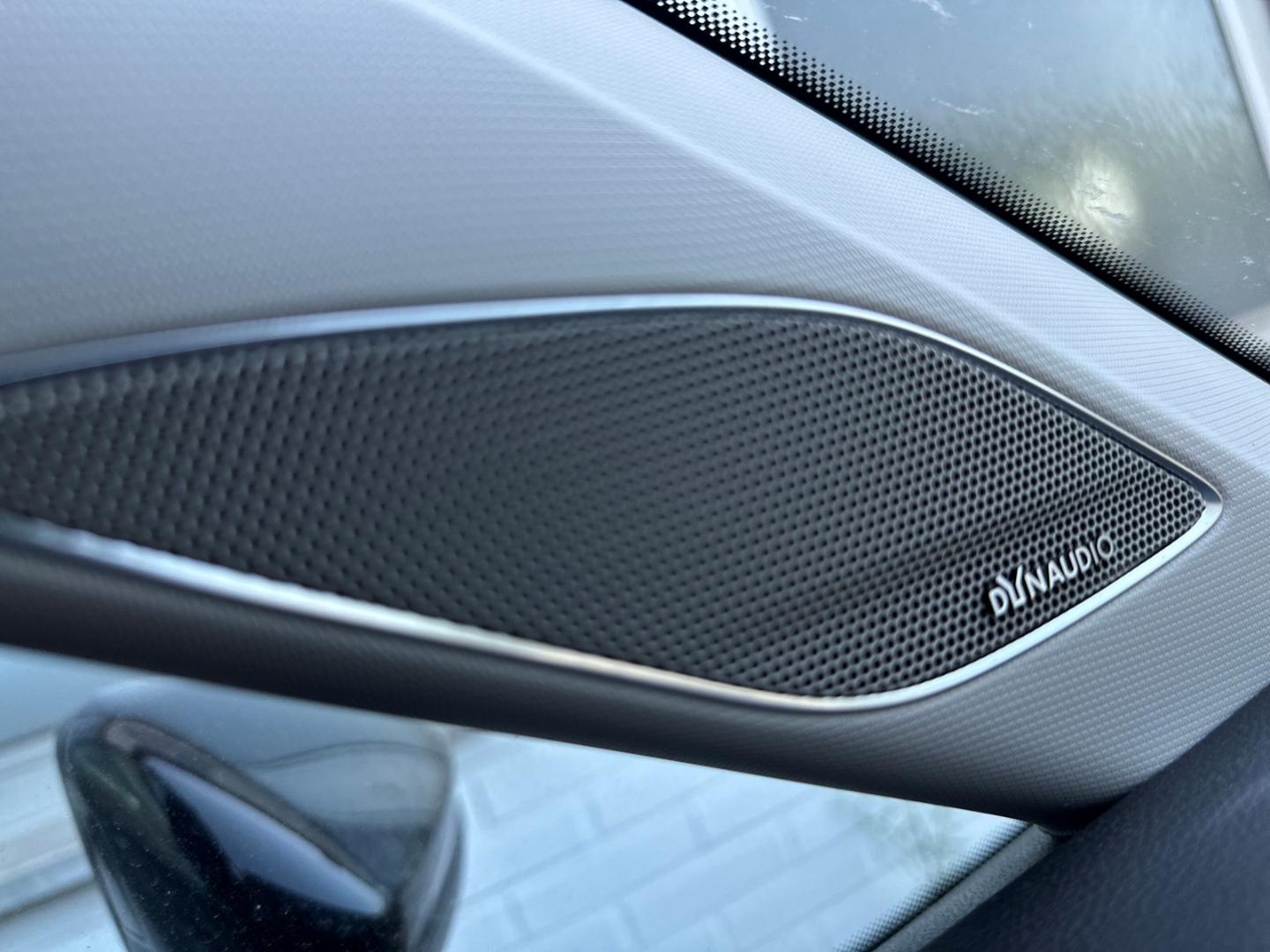 Volkswagen Touran Comfortline DSG NaviPRO PANO Kam 7-Sitzer