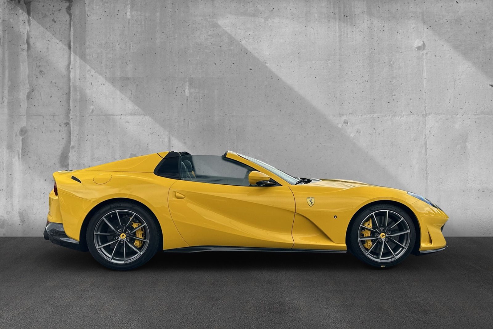 Fahrzeugabbildung Ferrari 812 GTS*Full Carbon*Lift*Painted Stripes*JBL