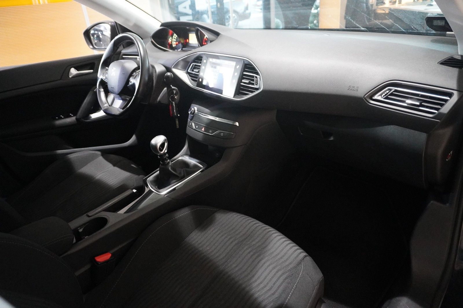 Fahrzeugabbildung Peugeot 308 SW 1.6 HDI ACTICE NAVI/SH/PDC/TEMP/SPORT/AHK