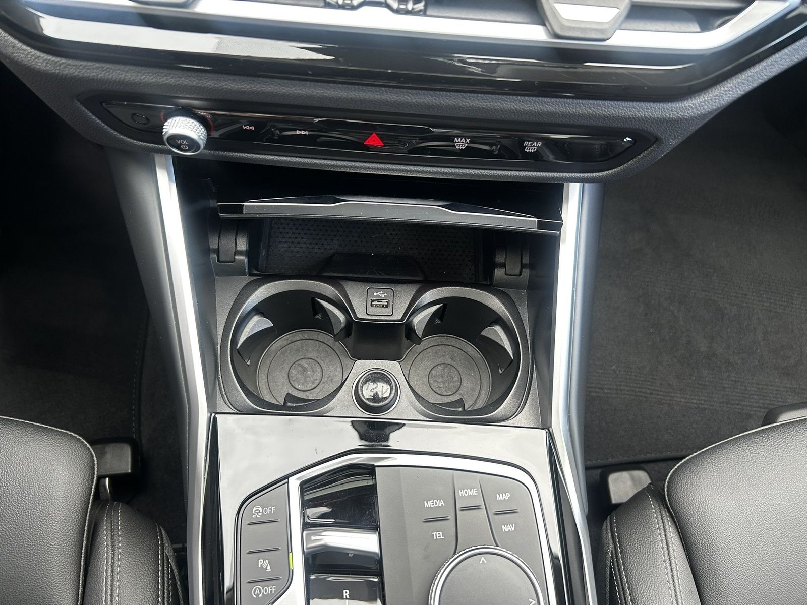 BMW 318i Touring Panorama LiveCockpit+ Sport ActiveG foto 16