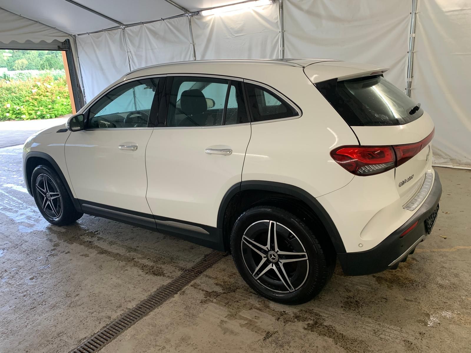 Mercedes-Benz EQA 250 AMG Line|Pano|Keyless|Kamera|MBUX|HP-LED foto 9