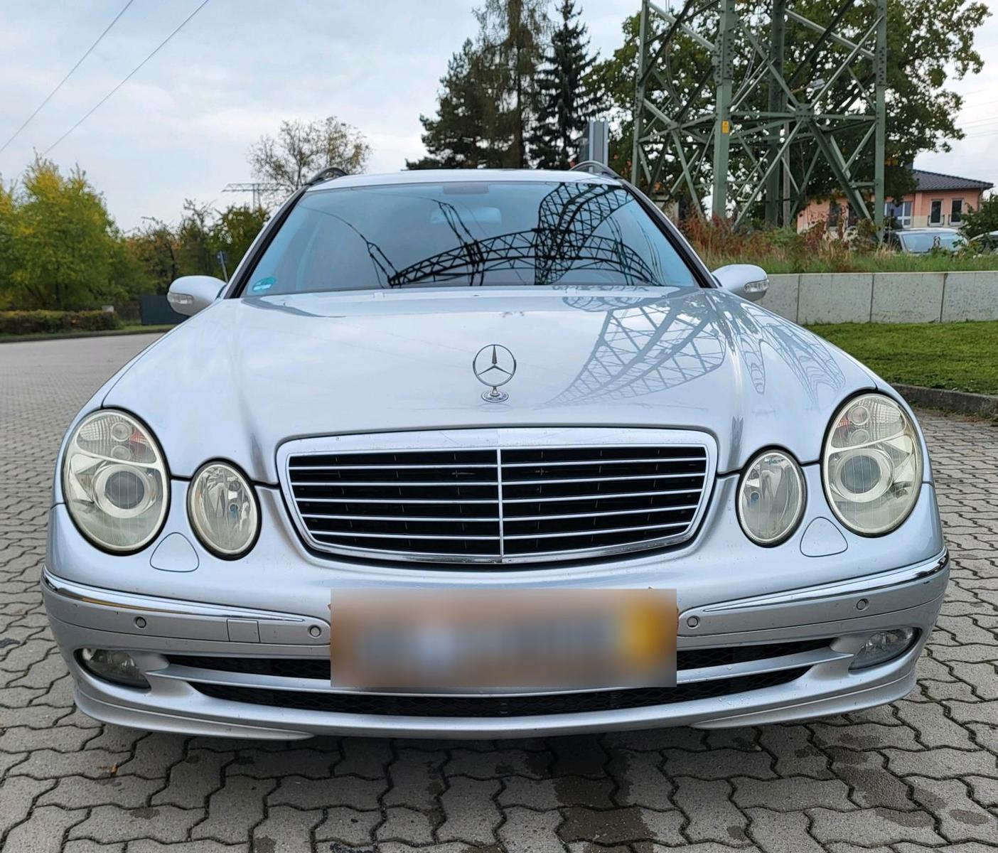Mercedes-Benz E280 2006 — rear view