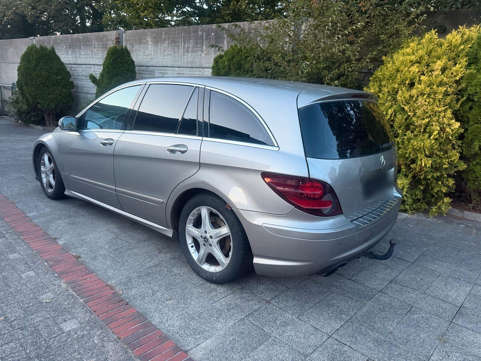 Mercedes-Benz R320 2007 — rear view