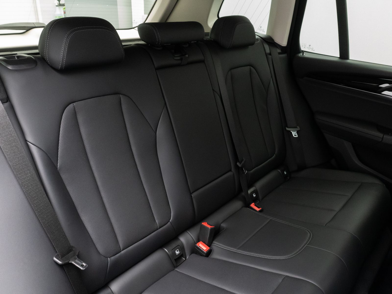 Fahrzeugabbildung BMW X3 xD20d Komfort Kamera HUD DAB Sport HiFi AHK