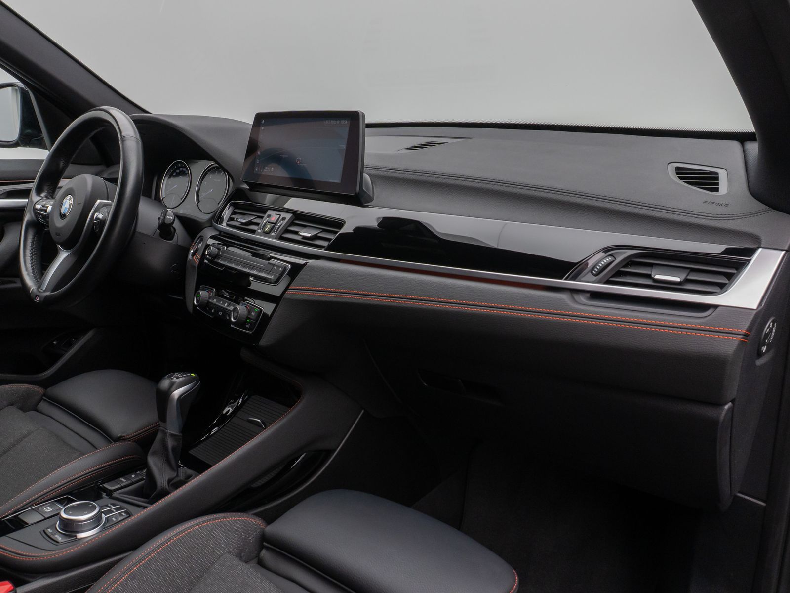 Fahrzeugabbildung BMW X1 xD25e SportLine Kamera HUD DAB Komfort 18Zoll