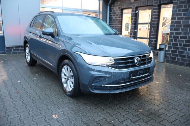 Volkswagen Tiguan Life Automatik/AHK/Navi/LED/PDC/ACC