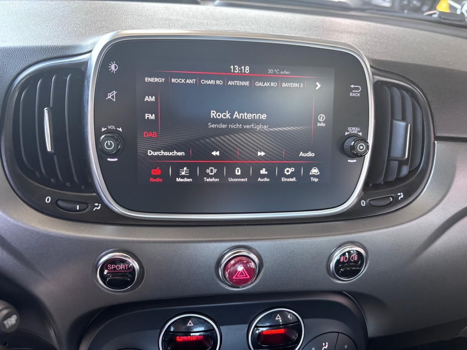 Fahrzeugabbildung Abarth 595 Pista KLIMA XENON ALU CARPLAY BEATS