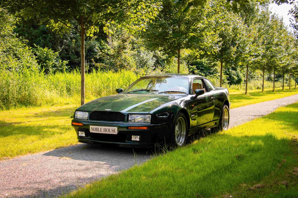 Aston Martin Virage