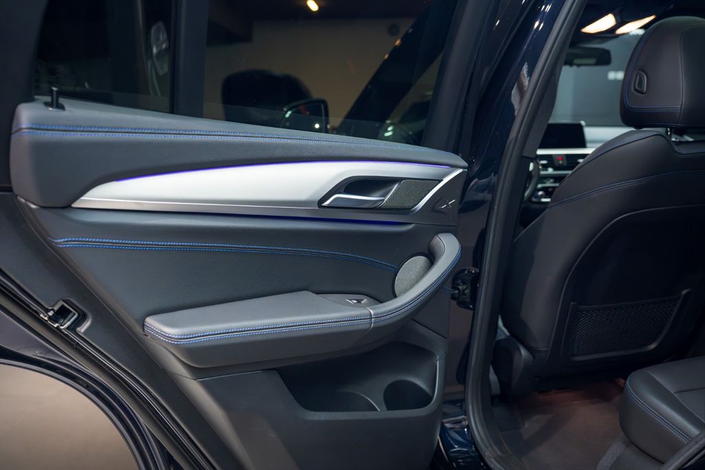 BMW X3 M40i*AHK*HU*PANO*H&K*360*LED BMW X3 M40i*AHK*HU*PANO*H&K*360*LED