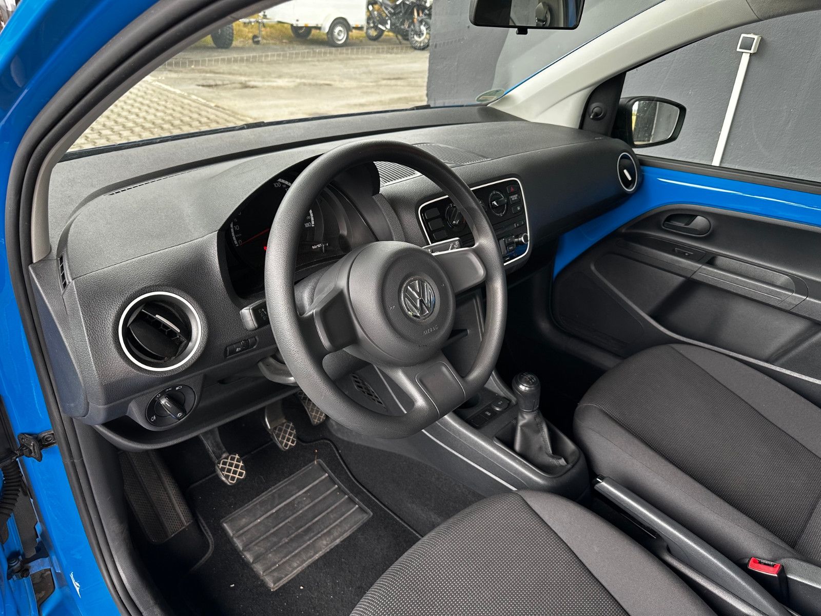 Volkswagen up! 1.0 take up! — Bild 12