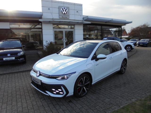 Volkswagen Golf VIII 1.5 TSI eHybrid GTE , Navi.AHK,LED,DCC