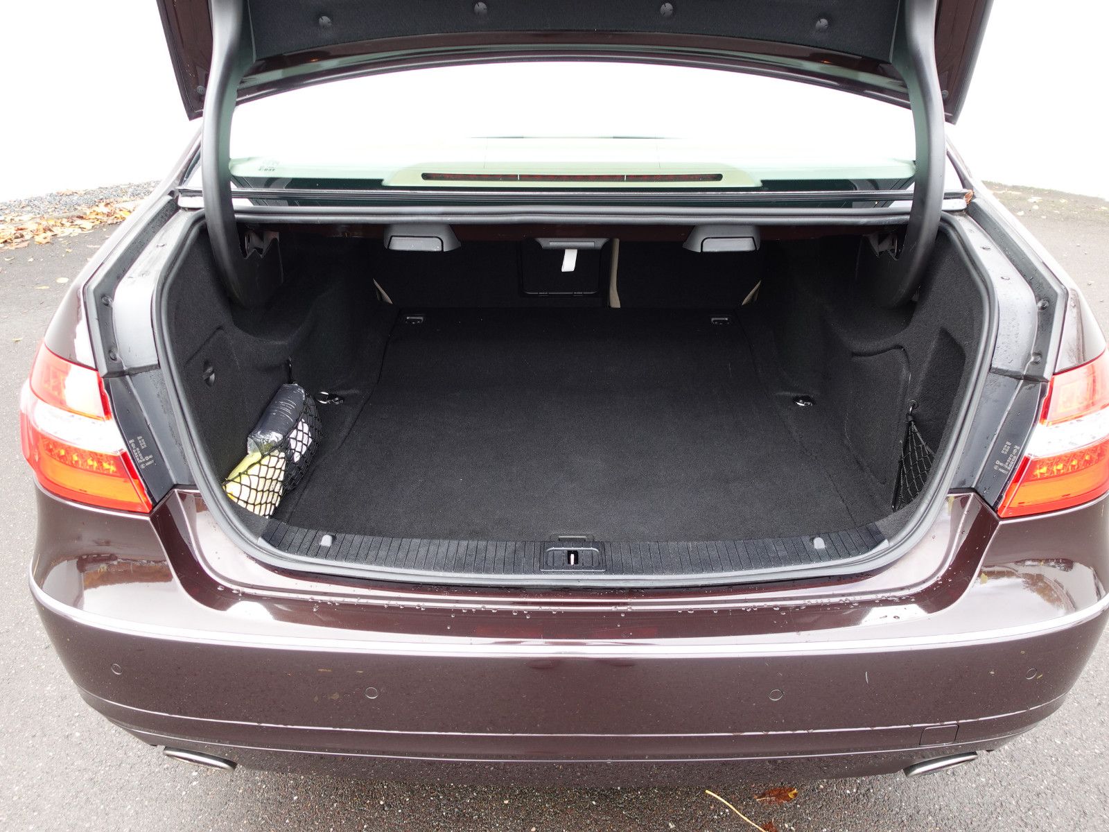 Fahrzeugabbildung Mercedes-Benz E 350 CGI Elegance,Navi,Sitzhzg,Händlerfahrzeug