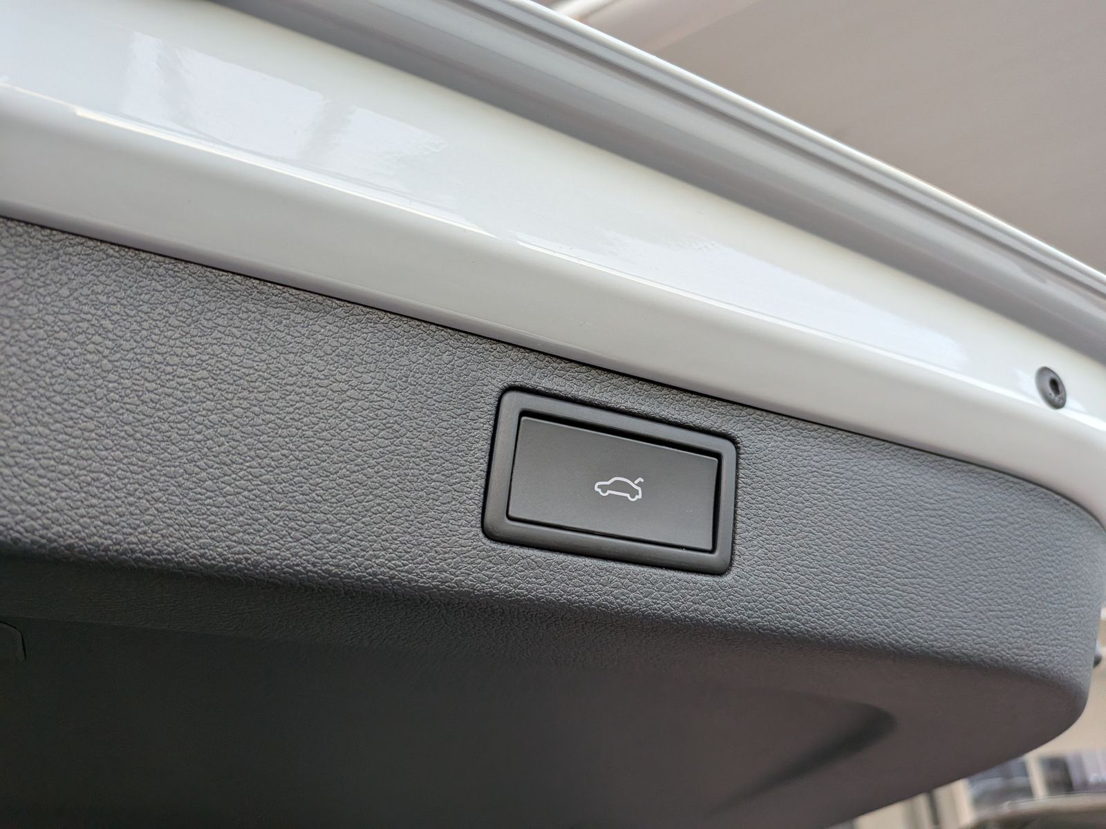 Fahrzeugabbildung SKODA Kamiq 1.5 TSI DSG Monte Carlo Pano Matrix 5J.GAR