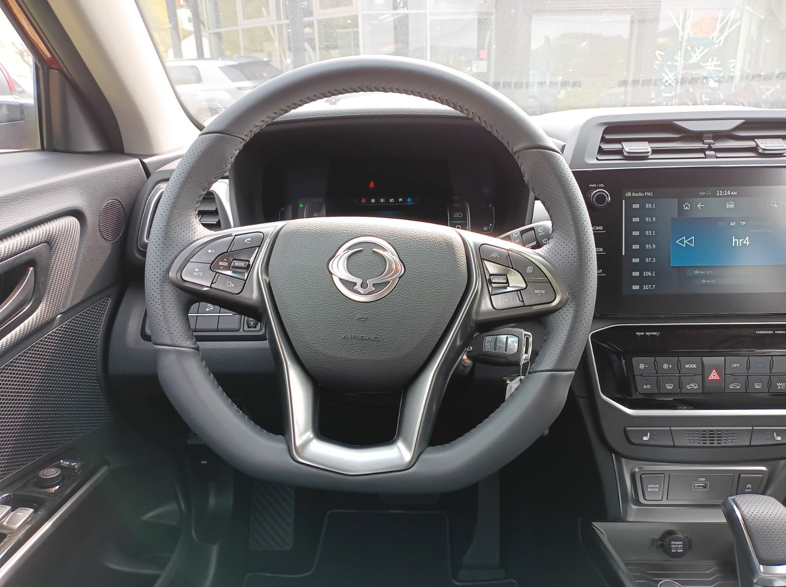 Fahrzeugabbildung KGM TIVOLI+BLISS+LH+SH+EPH KAMERA+ANDROID+5JGARANTIE