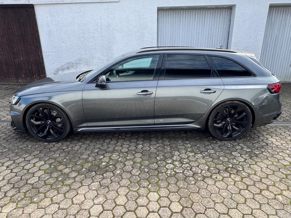 Audi RS4