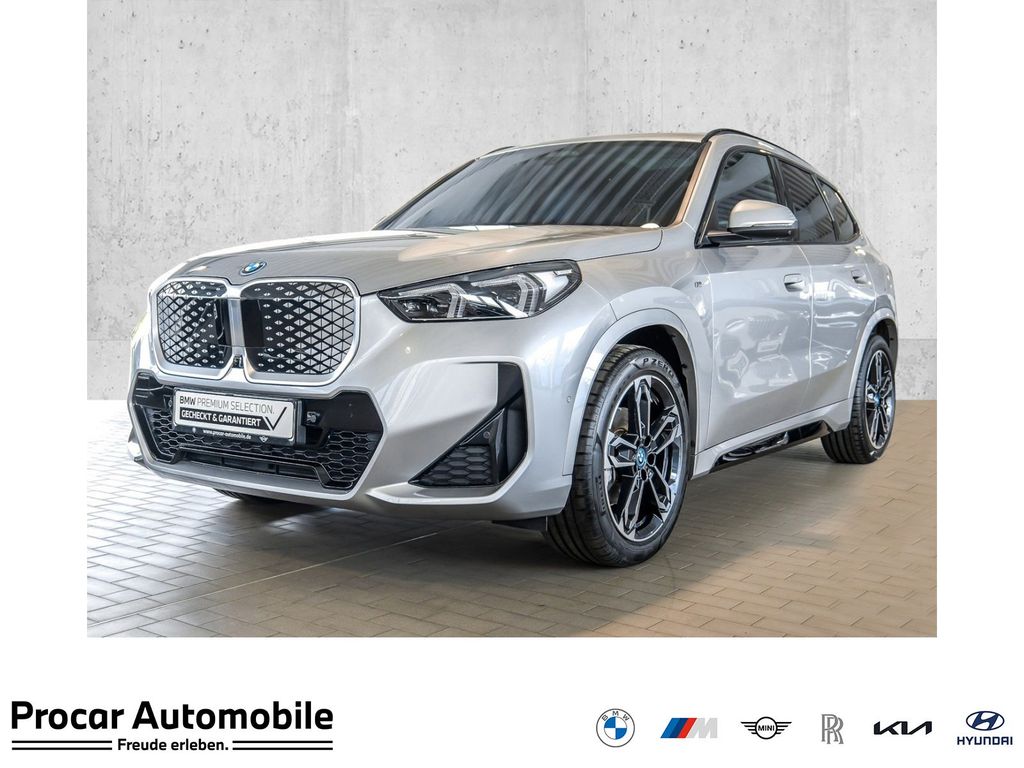 BMW iX1 eDrive20 MSport AHK Pano HeadUp ACC 19"LM