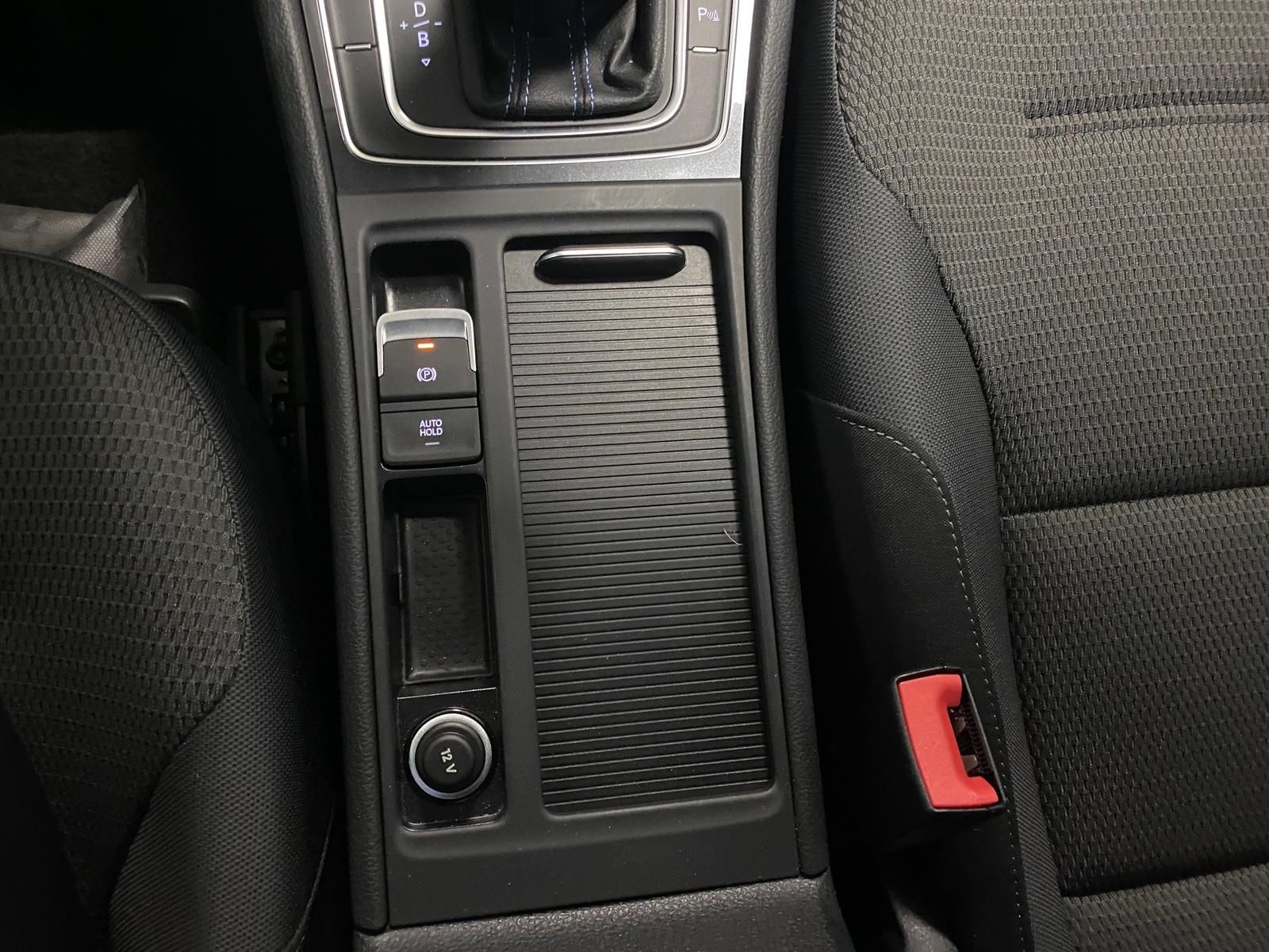 Fahrzeugabbildung Volkswagen Golf e-Golf Comfortline+ACC+RFK+NAVI+WÄRMEPUMPE