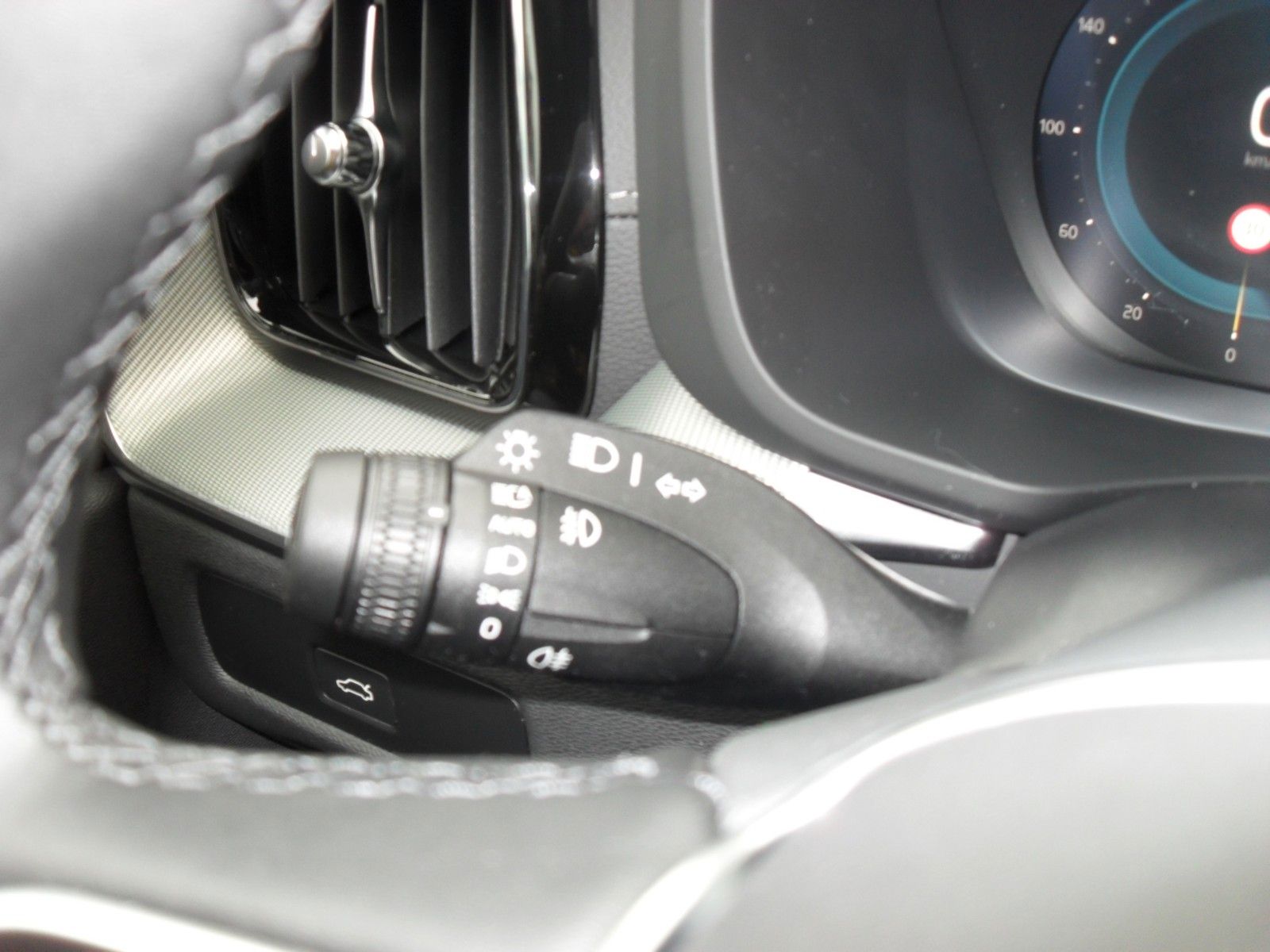 Fahrzeugabbildung Volvo XC 60 B5 Ultra Black Edition AWD |