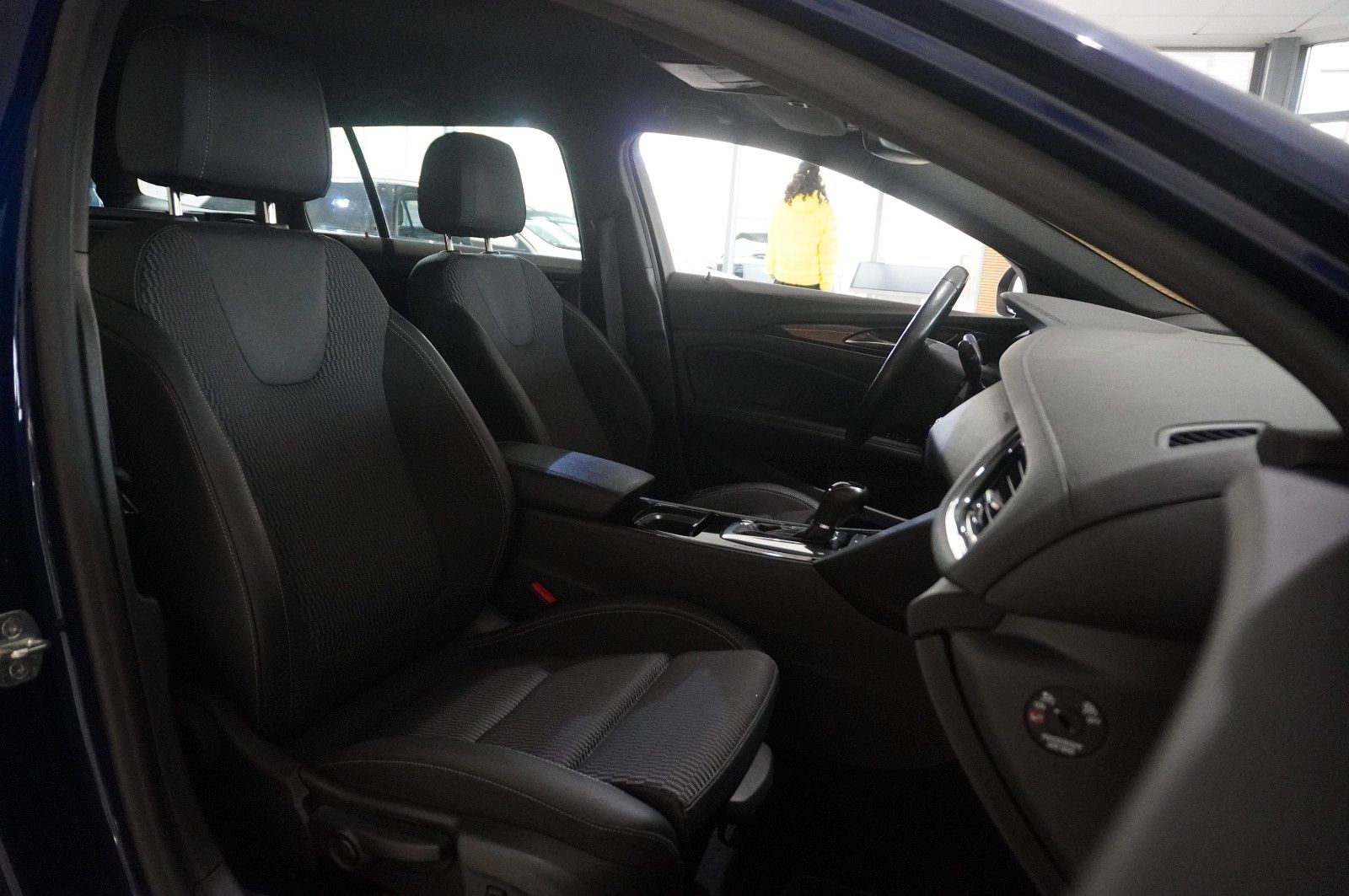 Fahrzeugabbildung Opel Insignia B ST 2.0D ELEGANCE NAVI/LED/VIRTU./AHK