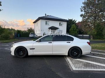 BMW 730 - 4