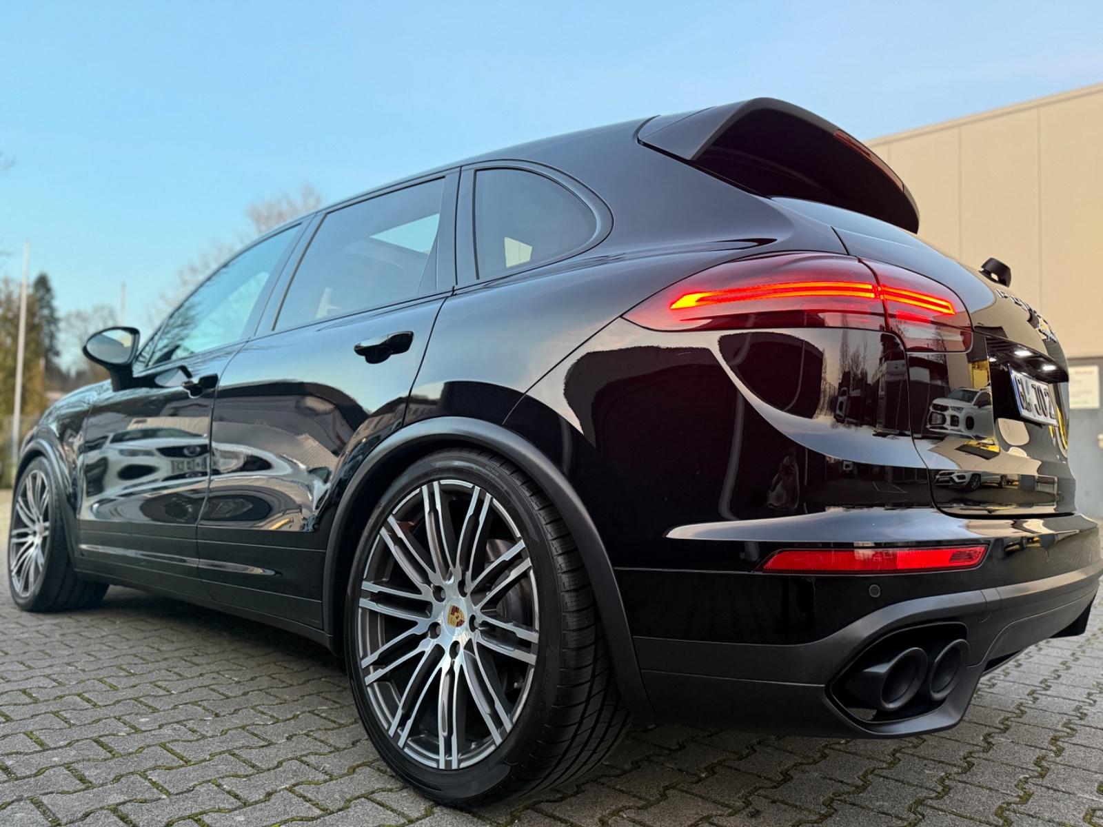 Porsche Cayenne 3.0* FACELIFT*PANO*21*BOSE*AWR NEU*