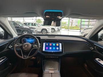 Mercedes E 220 - 11