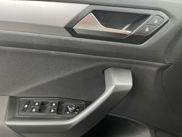 Volkswagen T-Roc - 8