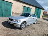 BMW 116i  Limousine - BMW 116 aus 2004