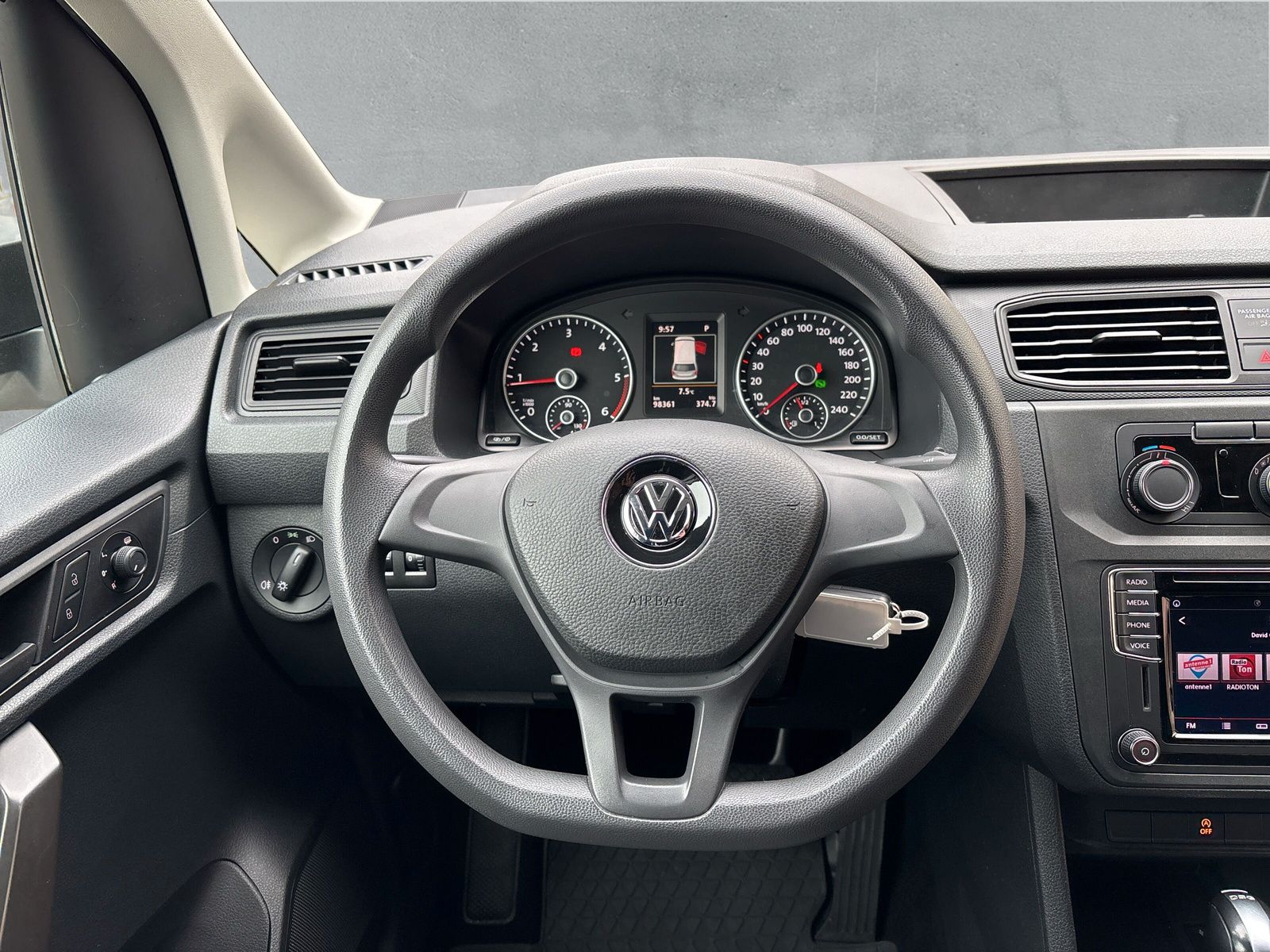 Fahrzeugabbildung Volkswagen Caddy Maxi Kasten 2.0 TDI DSG PDC hi. Navi Klima