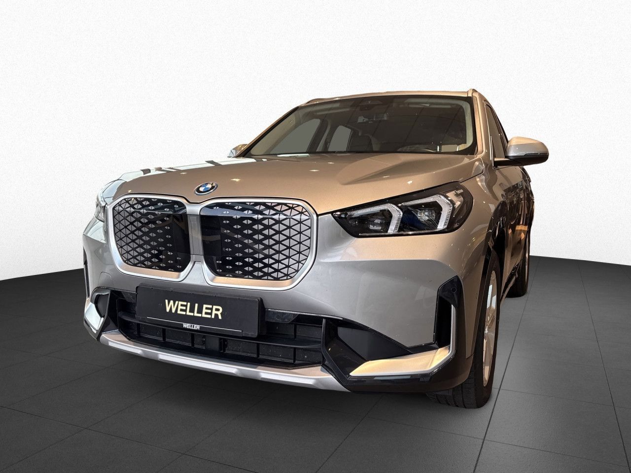 BMW iX1 eDrive20 xLine AdLED Pano Kamera DA KomZu foto 3