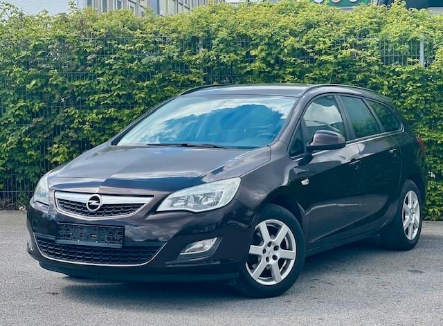 Opel Astra J Sports Tourer Selection TÜV INSPK NEU