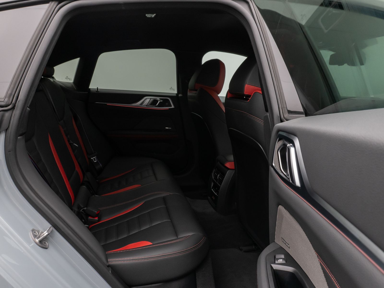 Fahrzeugabbildung BMW i4 M50 Gran Coupè 360°HUD H/K AHK ACC Komfort