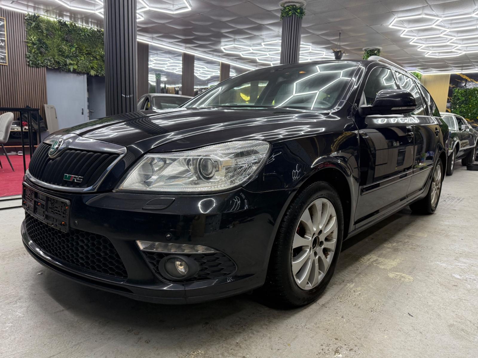 Skoda Octavia Combi RS 1 Hand